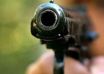 Под Киевом в кафе мужчина открыл стрельбу по людям