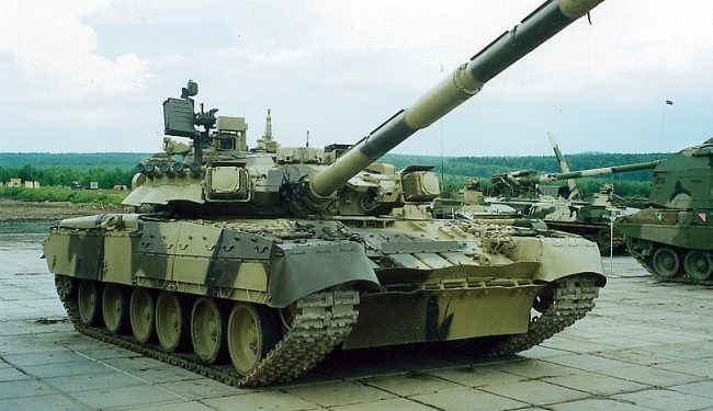 СМИ: В Харькове армии передали 8 танков Т-80