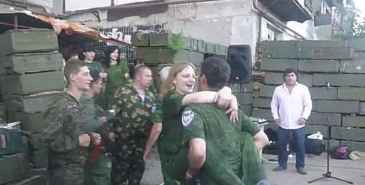 Лидер боевиков «Гиви» рассекретил свою базу с танками в Донецке
