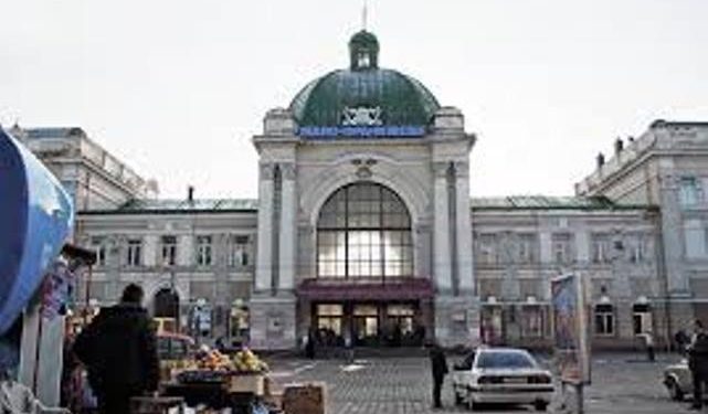 В Ивано-Франковске неизвестные «заминировали» железнодорожный вокзал