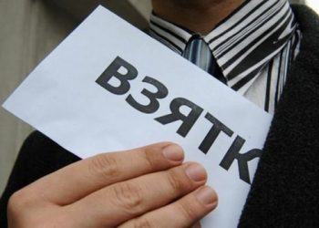 В Беларуси преподаватель колледжа за взятки писал студентам курсовые
