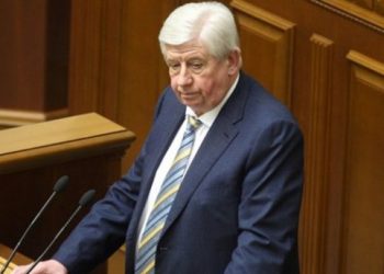 Скандальные прокуроры-взяточники уволены указом Шокина
