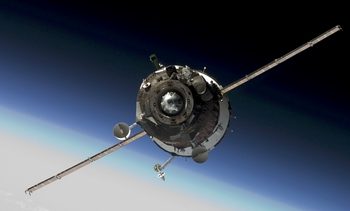 В Роскосмосе разберутся с заклинившей батареей корабля «Союз»