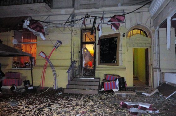 СМИ: Во взорванном одесском кафе пекли «визитки Яроша»