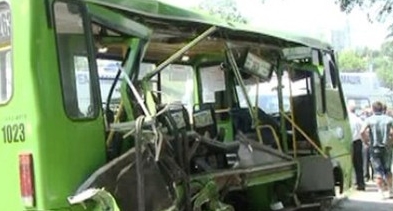 В России автобус врезался в отцепившийся грузовой прицеп, есть пострадавшие