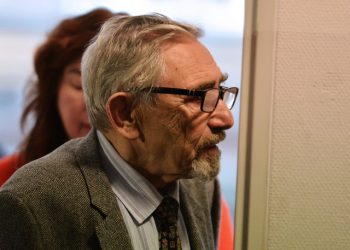 Отец Ходорковского прибыл на допрос