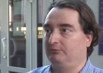 Гужва сдал свои загранпаспорта