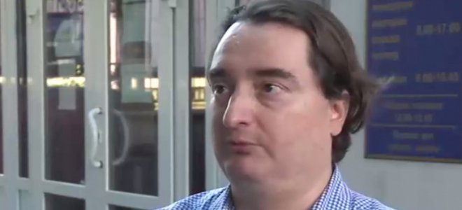 Гужва сдал свои загранпаспорта