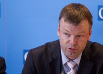 Хуг: В Луганске 200 человек протестовали против работы ОБСЕ