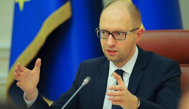 Яценюк: Кабмин утвердит второй пакет санкций против РФ