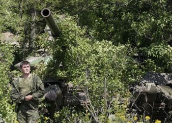 CМИ: В Станично-Луганском районе взорвали железнодорожный путь
