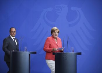 Канцлера Германии освистали во время визита в приют для беженцев