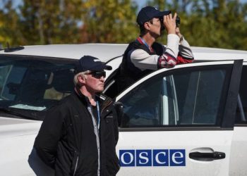 Террорист бросил неразорвавшийся снаряд в машину с наблюдателями СММ ОБСЕ