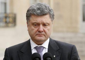 Украинский президент пообещал денег на восстановление городов Донбасса