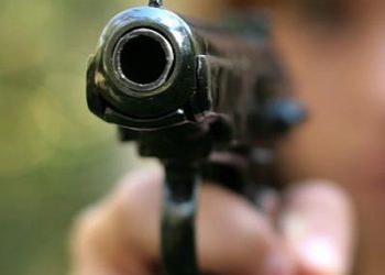 Во французском лагере неизвестный открыл стрельбу, трое убиты