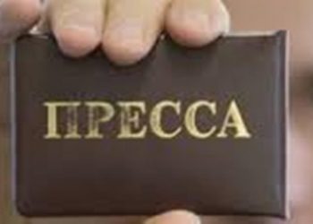 Журналистов украинского телеканала проверили в отделении полиции в Крыму