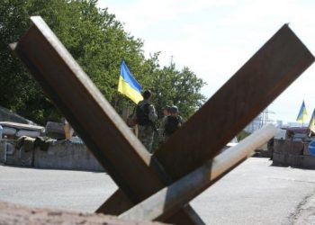 Пунктам пропуска в зоне АТО грозит закрытие из-за вражеских обстрелов