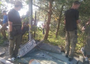 Общественные активисты сносят заборы на озере «Задорожное»