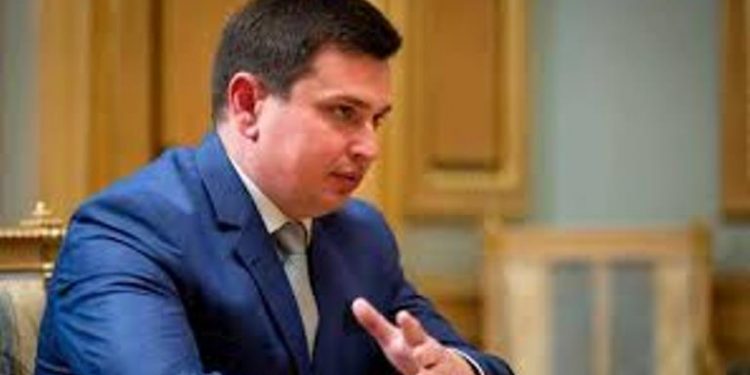 Сытник оплатил расходы за поездку супруги в Лондон
