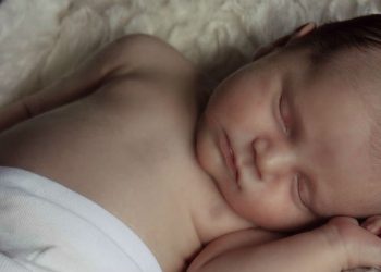 Эксперты рассказали о нестандартных способах заснуть