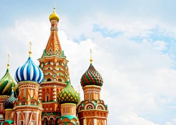 Основатель «Коммерсанта» призывает граждан России бежать из страны