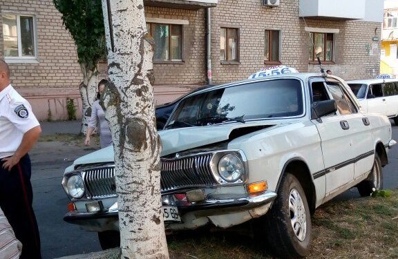 В Бердянске водитель такси в эпилептическом припадке совершил аварию