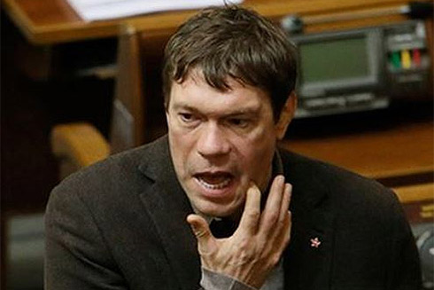 У Царева в Крыму угнали бронированный внедорожник