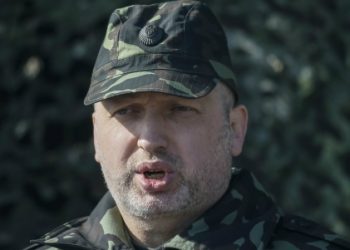 Турчинов: Украина формирует в зоне АТО активную оборону
