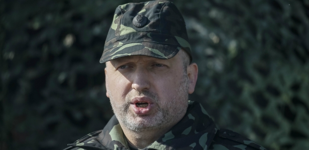 Турчинов: Украина формирует в зоне АТО активную оборону