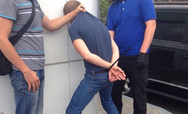 Чиновник Киевского областного совета попался на крупной взятке