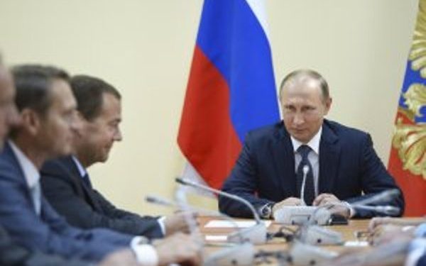 Путин уволил 12 высокопоставленных силовиков