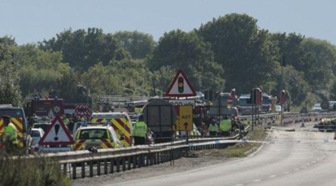Число погибших на авиашоу в Британии возросло до 11 человек, - пресса