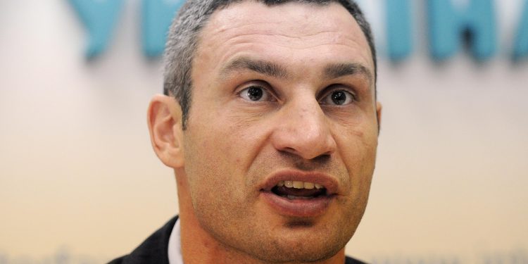 Кличко выразил недовольство темпами выделения земли бойцам АТО