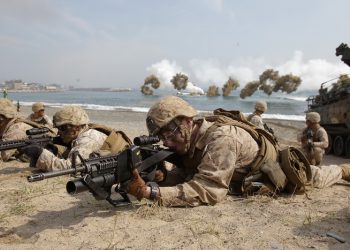 Из-за угрозы начала войны со стороны КНДР США приостанавливают военные учения с Южной Кореей