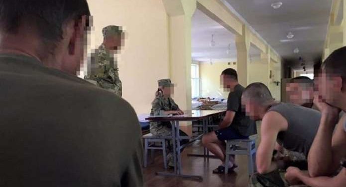 Днепропетровский военкомат направил необученных солдат на передовую