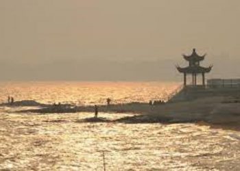 Северная Корея вывела свои десантные катера в Желтое море