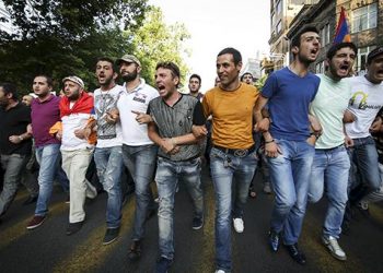 Разгон демонстрантов в Ереване: задержано почти 50 человек