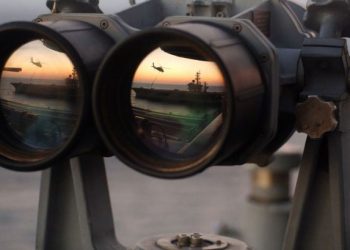 Российский военный корабль снова зафиксировали у берегов Латвии