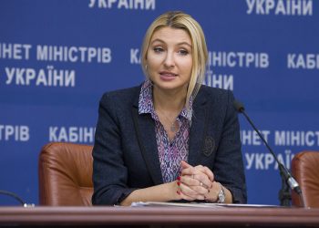80 тысяч чиновников проходят люстрационную проверку, - Минюст