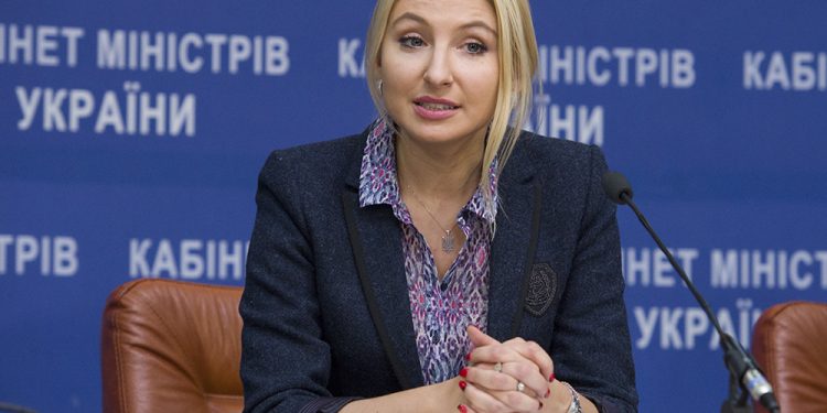 80 тысяч чиновников проходят люстрационную проверку, - Минюст
