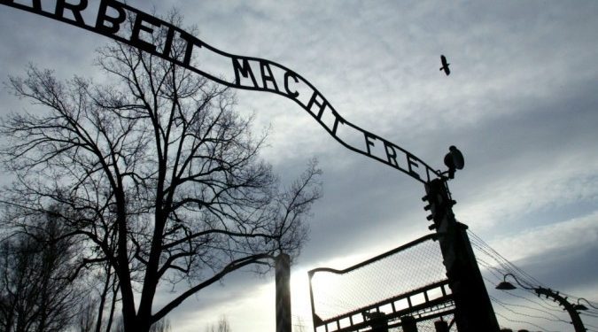 В Германии 91-летнюю женщину обвинили в пособничестве убийствам в Освенциме