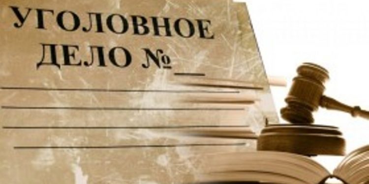 Минчанин угнал машину подруги, но не смог выехать со двора