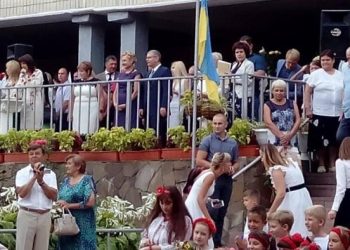 В днепропетровском учебном учреждении дети встретили Вилкула криками «ганьба»