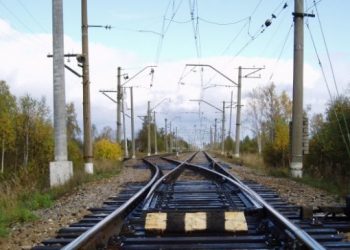 СМИ: Железнодорожную ветку на Крым перекрыли бетонными плитами