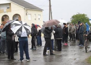 В Закарпатской области люди перекрыли дорогу к международному пункту пропуска «Дьяково»