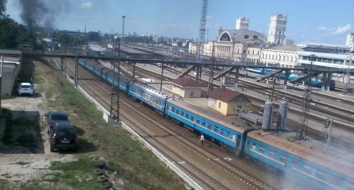 Харьков в дыму: пожар случился в районе Южного вокзала