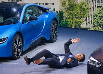 Главу BMW госпитализировали с подозрением на инсульт
