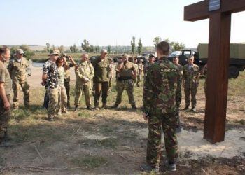 К годовщине Иловайского котла жители Харькова изготовили памятник