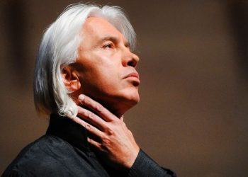 Дмитрий Хворостовский впервые вышел на сцену после курса лечения