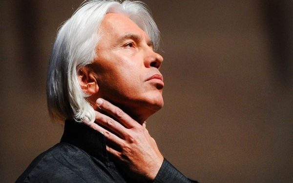 Дмитрий Хворостовский впервые вышел на сцену после курса лечения